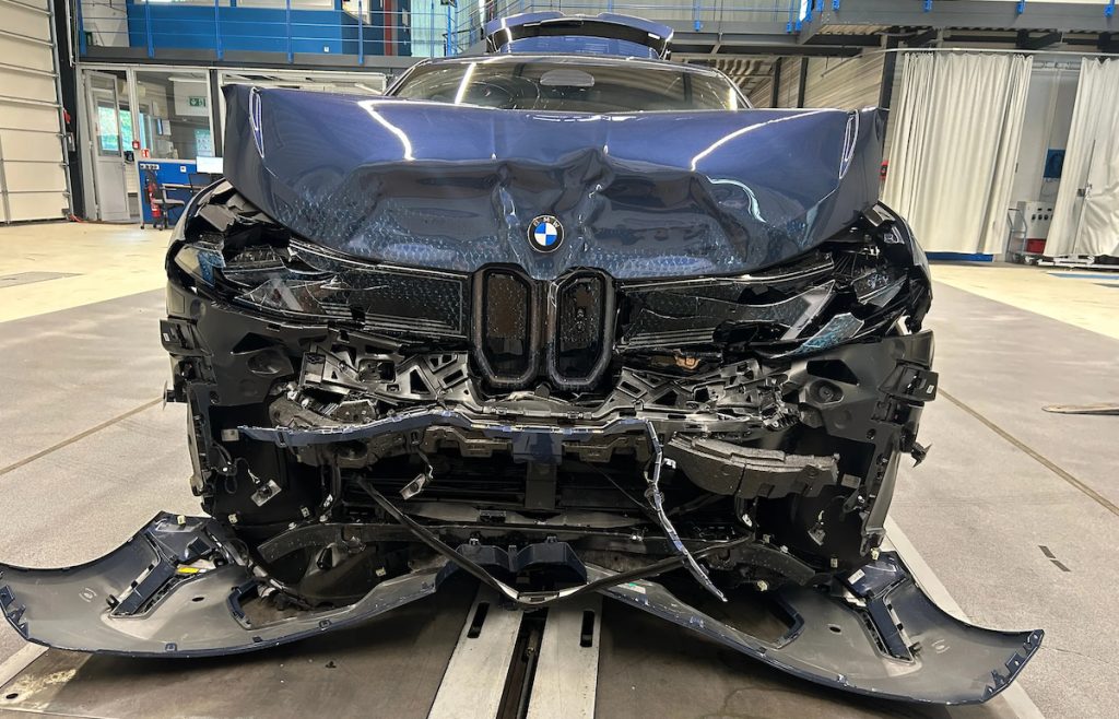 BMW iX3, 5 stelle Euro NCAP col nuovo protocollo 2026 | Elettronauti.it