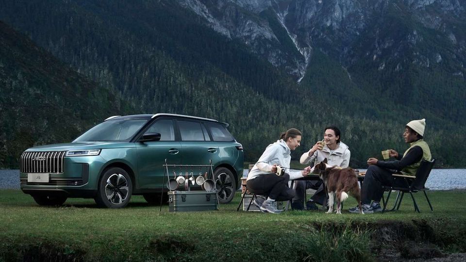 Jaecoo 5 BEV: il SUV elettrico compatto con traino da 750 kg e tecnologia V2L per la vita all’aperto