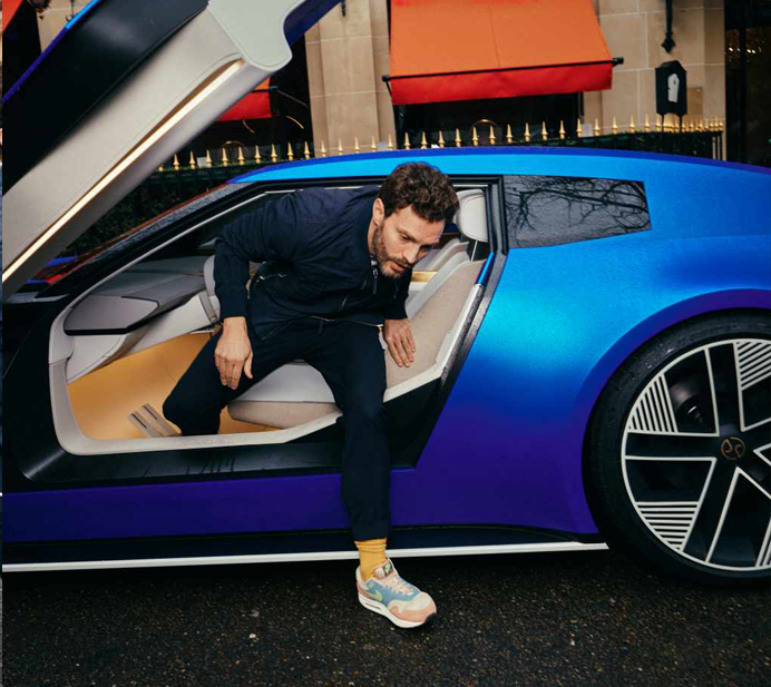 Da virtuale a reale, Jaguar Type 00 alla Settimana della Moda a Parigi | Elettronauti.it
