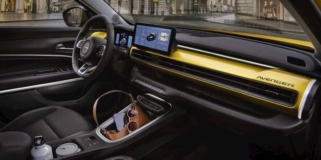 Jeep ha appena lanciato l'Avenger elettrico in Giappone e sfida Toyota | Elettronauti.it