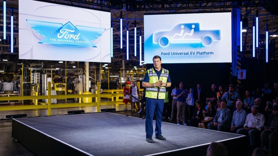 Universal EV: Ford reinventa la catena di montaggio