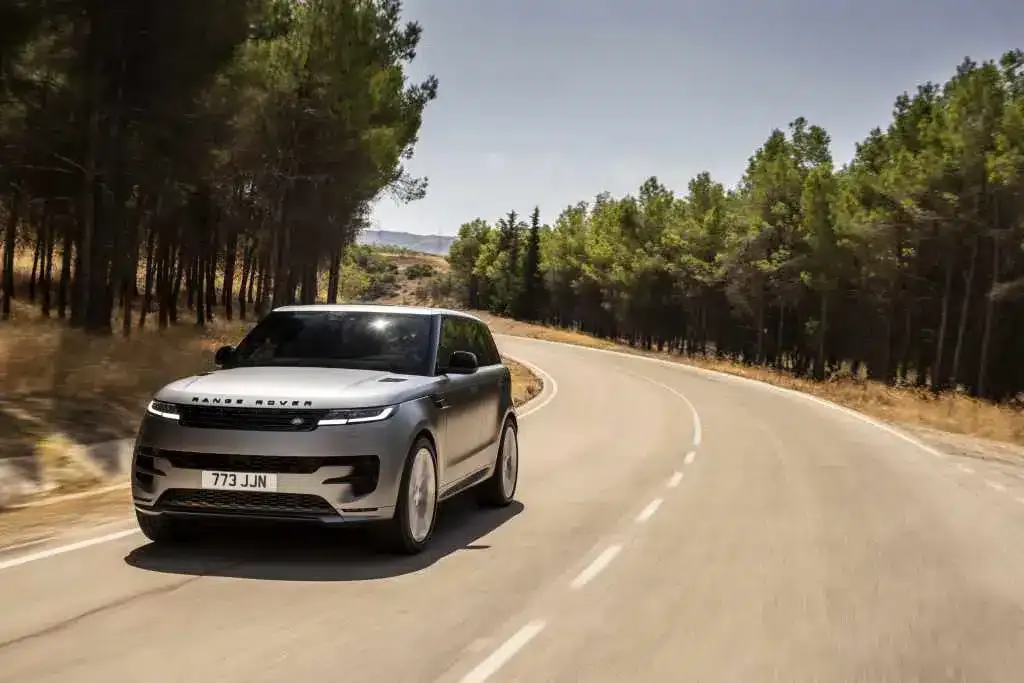 Jaguar investirà 15 miliardi di sterline nella transizione elettrica, per aprire gli ordini per la Range Rover EV | Elettronauti.it
