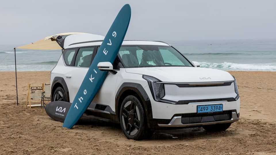 Ecco come Kia sta ridefinendo il suo marchio con il SUV elettrico a tre file EV9 di punta