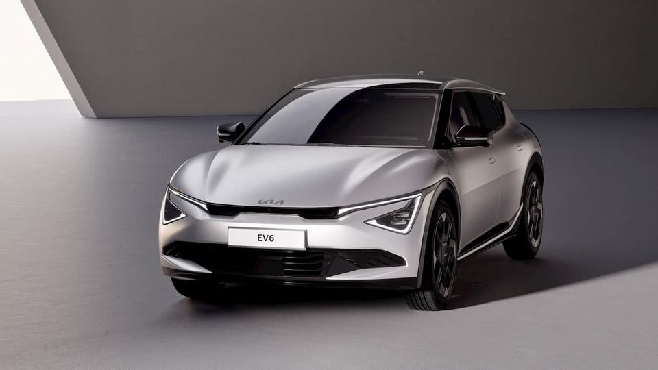 Kia presenta la nuova EV6 - maggiore autonomia, funzioni aggiornate e un nuovo design