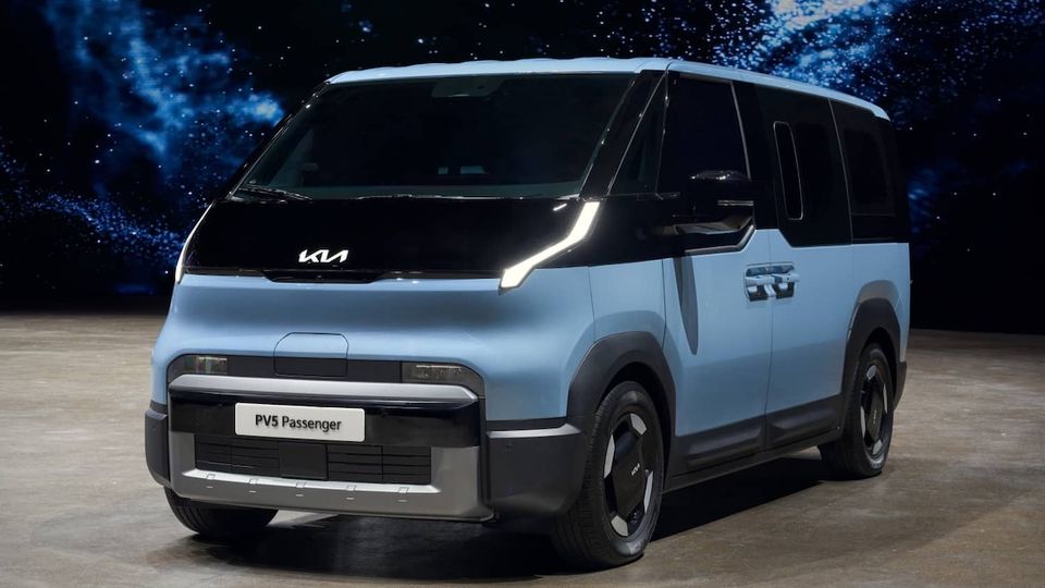 Kia presenta il PV5 WAV: il van elettrico accessibile per persone in sedia a rotelle