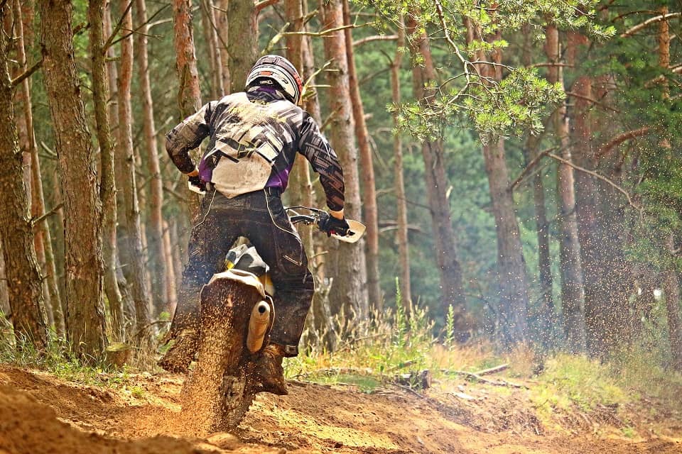La Lombardia apre i sentieri di montagna ai mezzi a motore. Viva la transizione ecologica! | Elettronauti.it