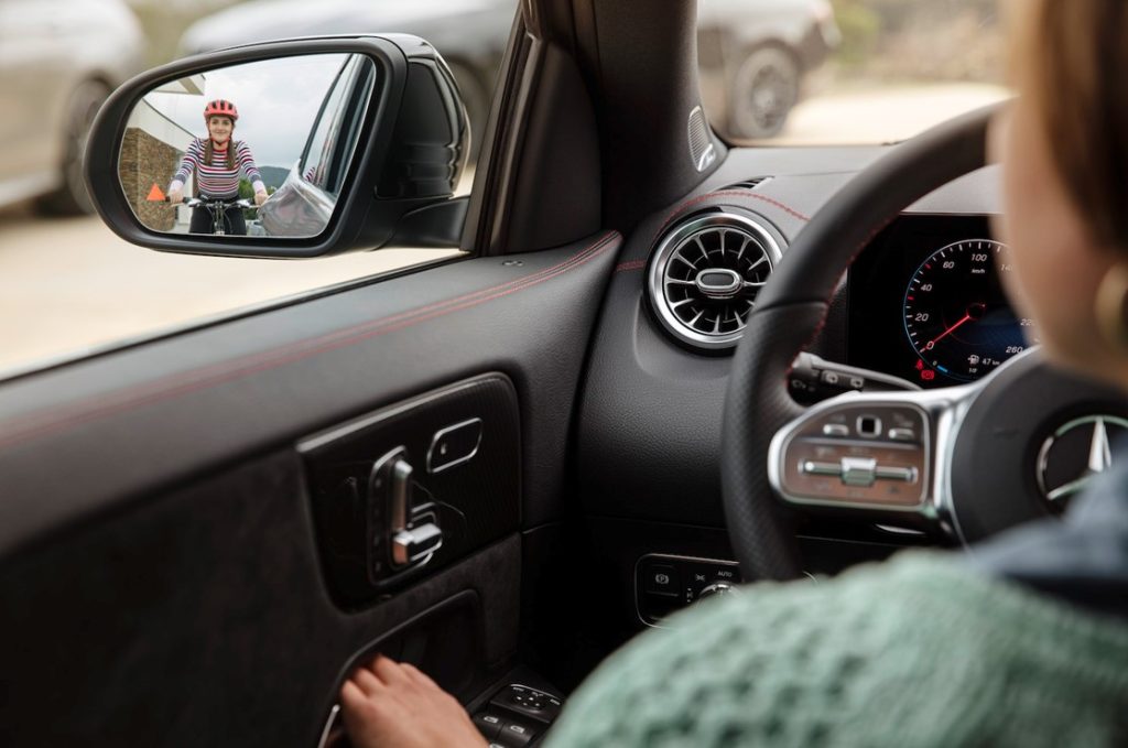 Exit warning system previene il fenomeno: “Car Dooring” | Elettronauti.it