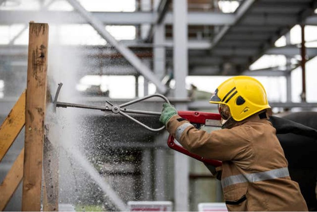 Incendio di auto ibride ed elettriche, la sfida dei Vigili del Fuoco – Parte seconda | Elettronauti.it