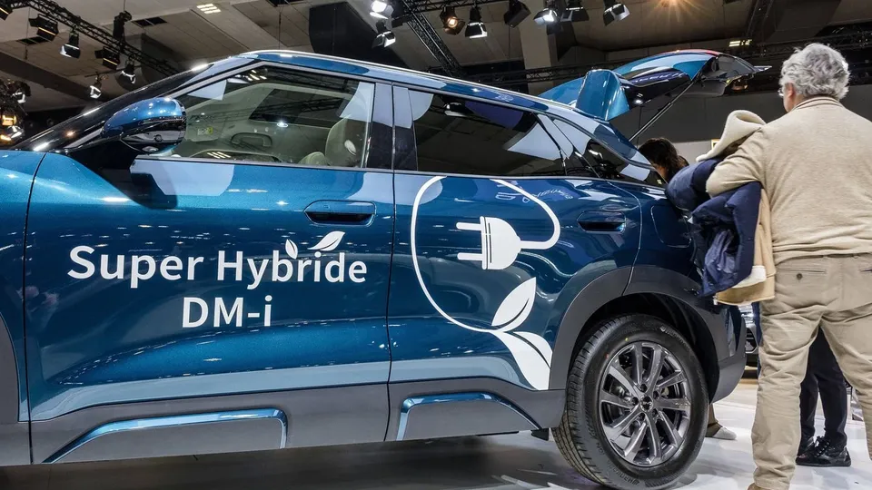 Le auto PHEV sono una farsa pazzesca!
