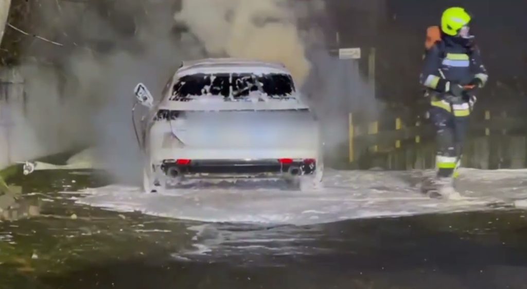 Incendio di auto ibride ed elettriche, la sfida dei Vigili del Fuoco – Parte prima | Elettronauti.it