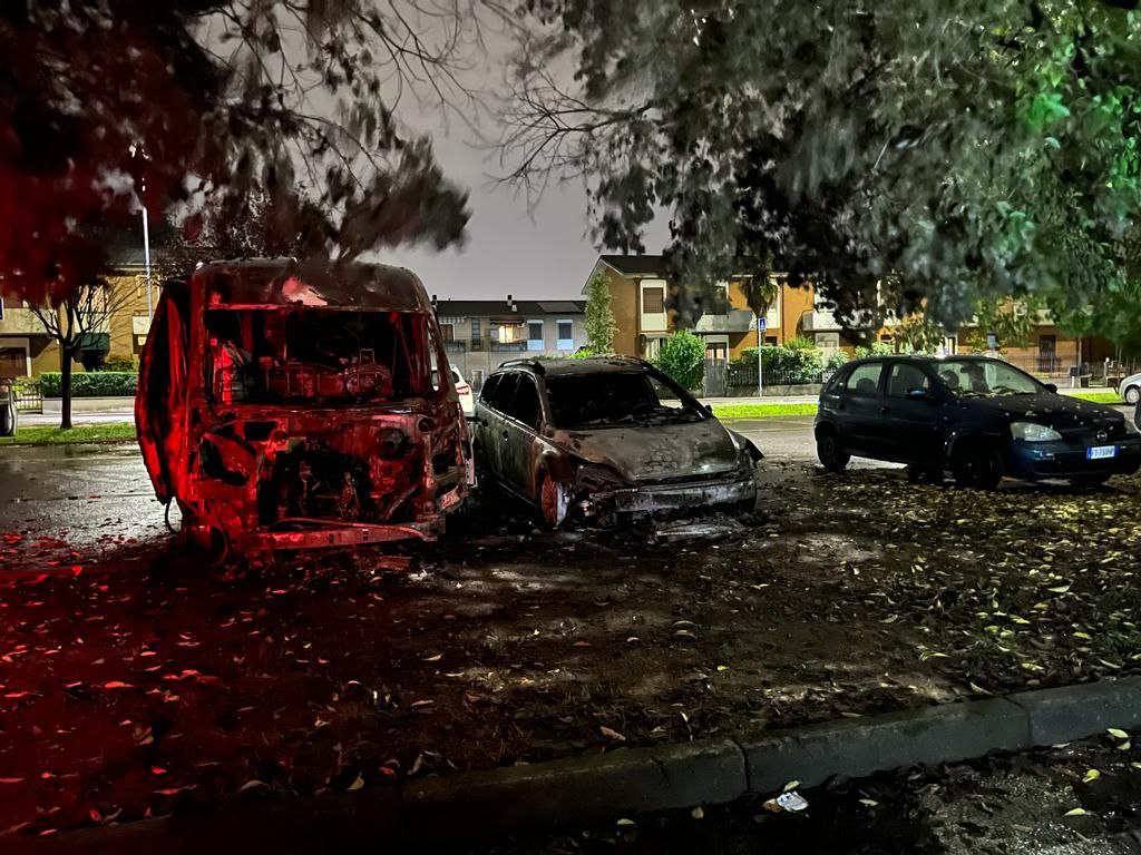 Le auto non elettriche vanno a fuoco ma non fanno notizia. Ecco cosa è successo a Roncadelle | Elettronauti.it
