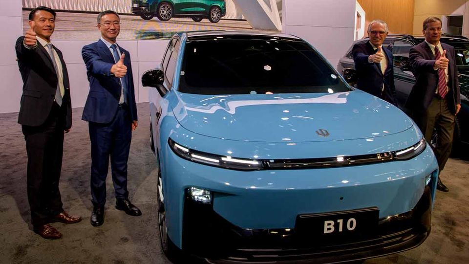 Leapmotor, sostenuta da Stellantis, presenta il SUV B10, con un prezzo compreso tra 14 e 21 mila dollari.