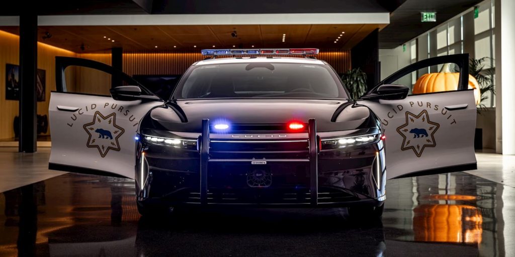 Inutile fuggire dal nuovo Air Pursuit Ev Police Cruiser di Lucid | Elettronauti.it