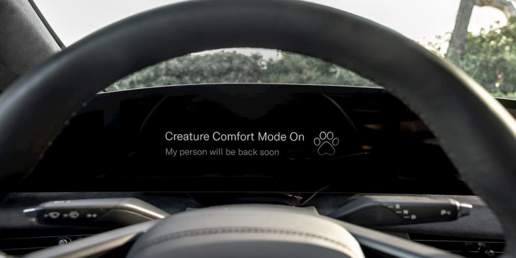 Lucid Motors offre ai proprietari di animali domestici una funzione come la “Tesla Dog Mode” | Elettronauti.it