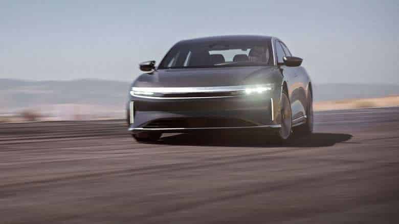 Lucid Air Anteriore Fari Accesi