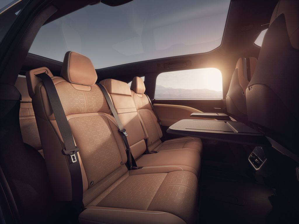 Lucid presenta il SUV Gravity con un'autonomia di 440 miglia, a partire da meno di 80000 dollari | Elettronauti.it