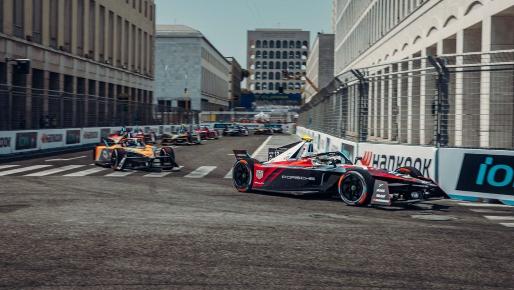 Porsche estende l'impegno in Formula E per 2 anni, prima del finale di stagione | Elettronauti.it