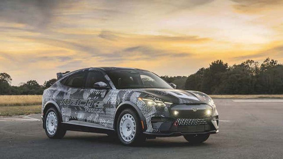 La Ford Mustang fuoristrada per la prima volta nel nuovo Mach-E Rally, disponibile per l'ordine a breve