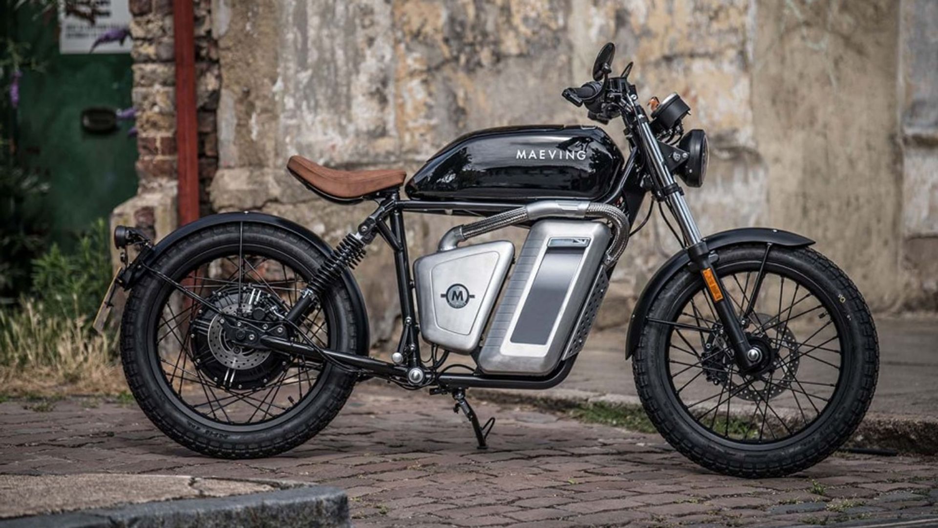 Maeving RM1 la piccola moto elettrica inglese in stile Retrò