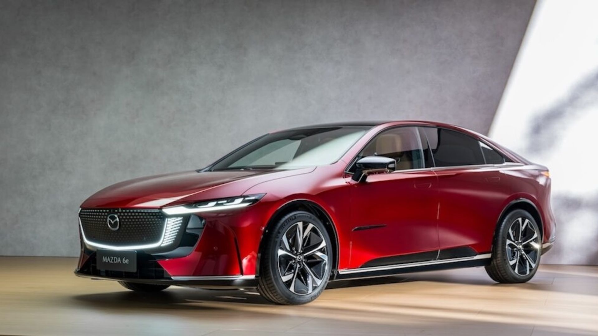 Mazda 6e - Elegante e performante è ora ordinabile