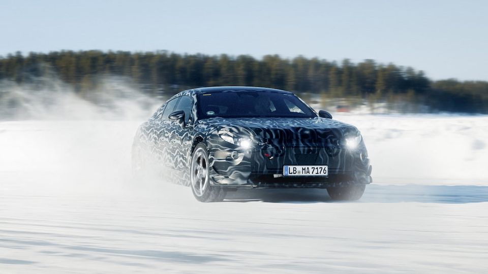 Mercedes-AMG mostra per la prima volta la sua supercar elettrica sportiva destinata a rivaleggiare con Porsche e Lucid