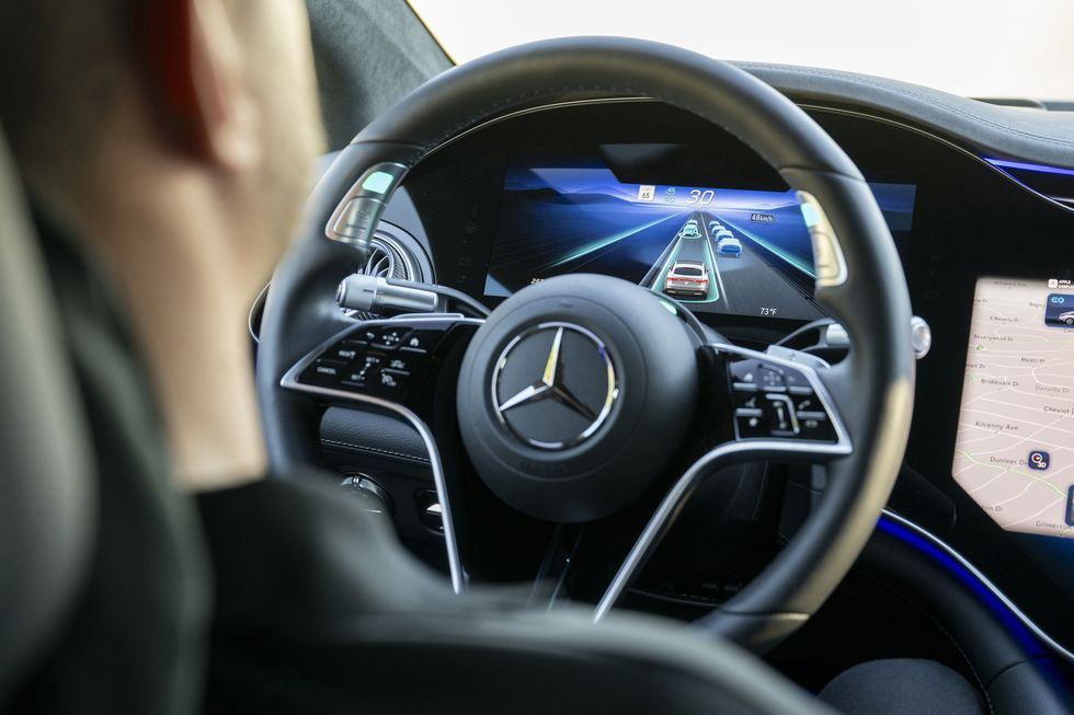 Mercedes-Benz DRIVE PILOT | Elettronauti.it