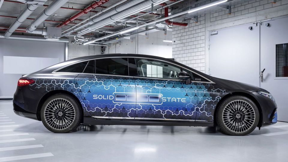 Mercedes-Benz EQS - test con batteria allo stato solido
