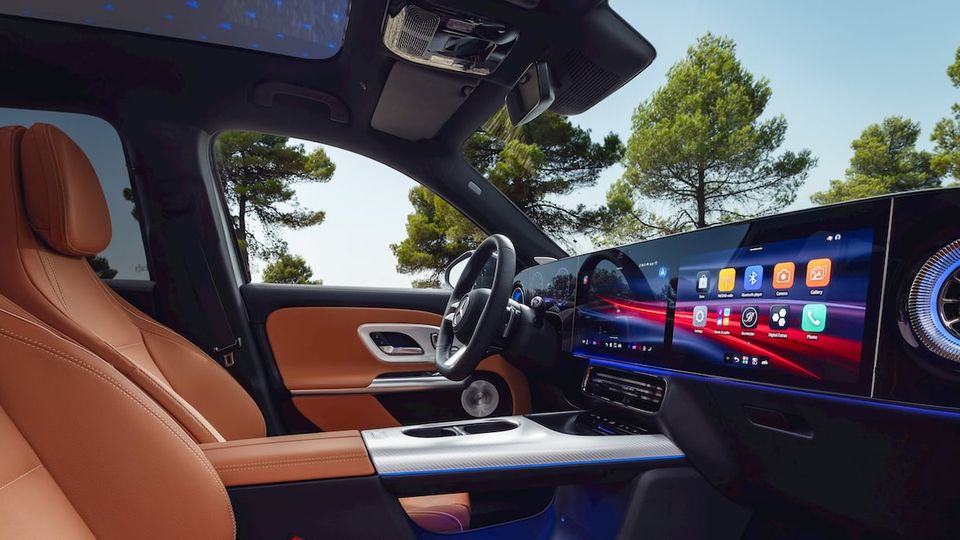 Mercedes GLB EV: prime immagini degli interni