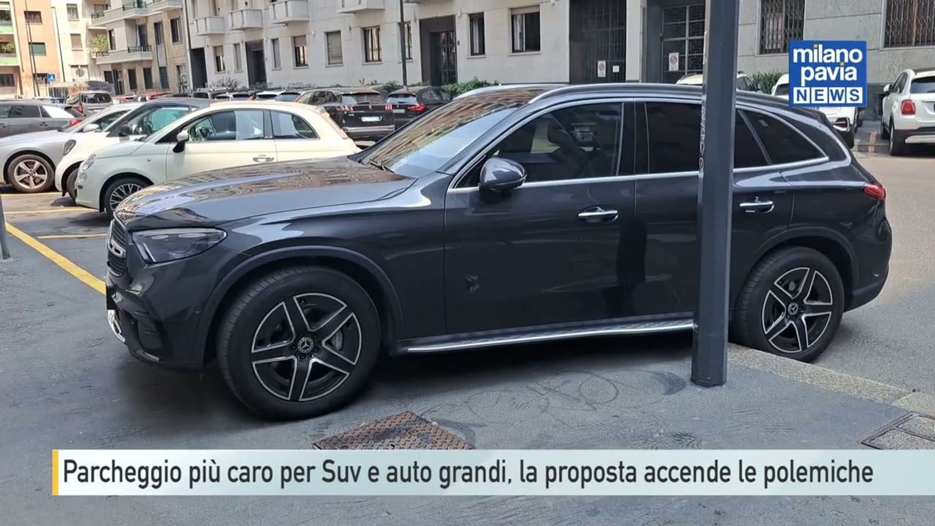 Milano triplica il costo dei parcheggi per i SUV (anche quelli elettrici)