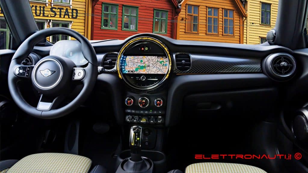 Mini Cooper SE Resolute Edition - In Nanuq White | Elettronauti.it