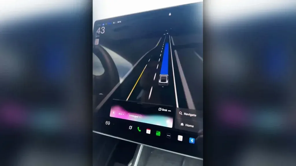 Grok attivo sul tablet di una Tesla | Elettronauti.it