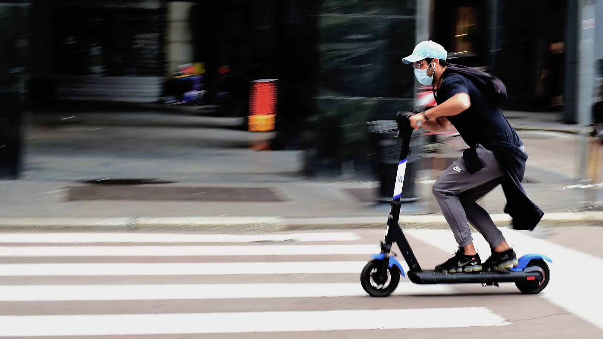 Quanto odio biciclette e monopattini!