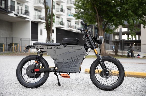 Moto Elettrica Overland Nera | Elettronauti.it