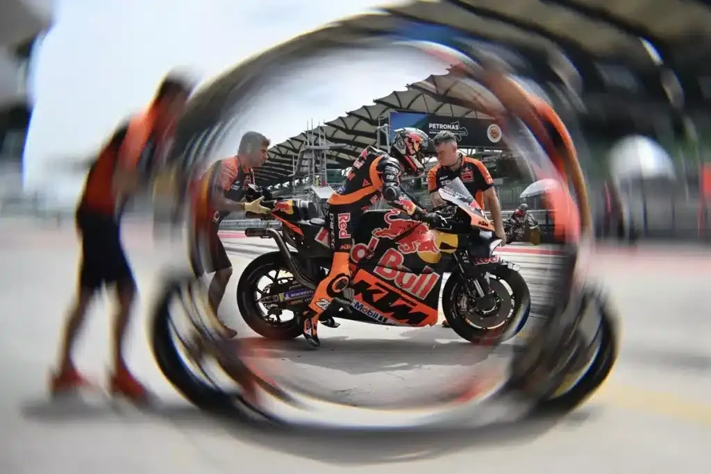 Dani Pedrosa in sella ad una MotoGP | Elettronauti.it