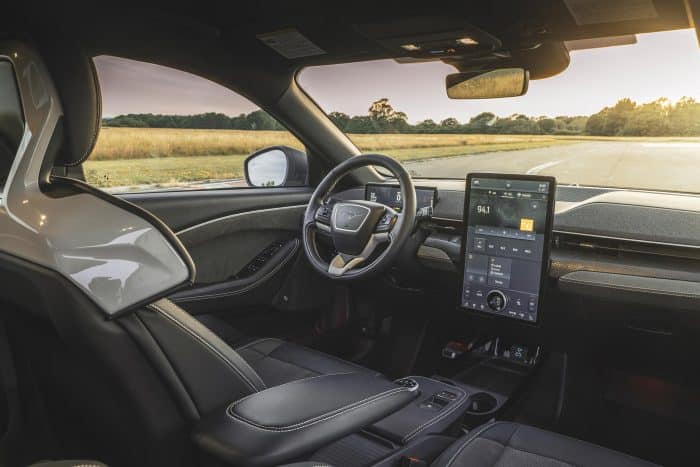 La Ford Mustang fuoristrada per la prima volta nel nuovo Mach-E Rally, disponibile per l'ordine a breve | Elettronauti.it