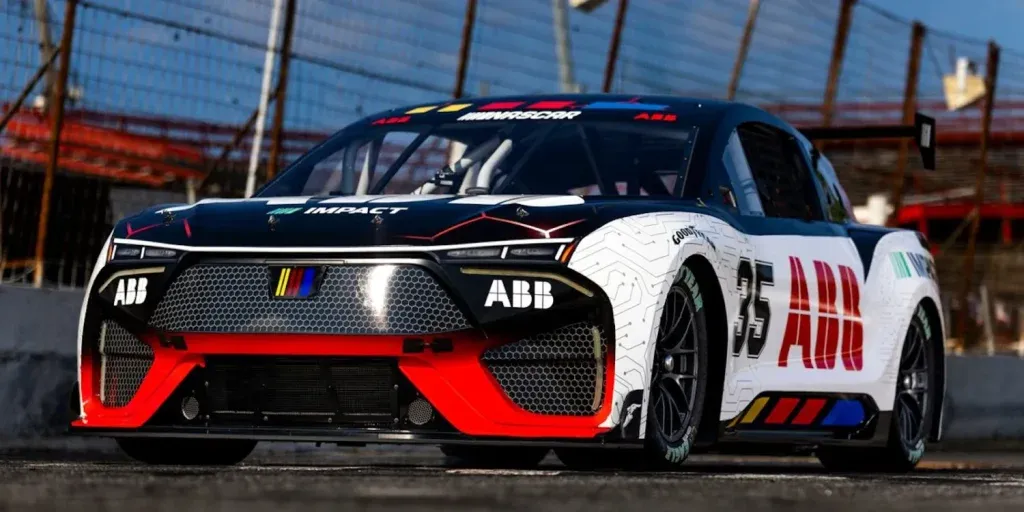 Il primo prototipo ABB NASCAR EV al Chicago Street Race | Elettronauti.it