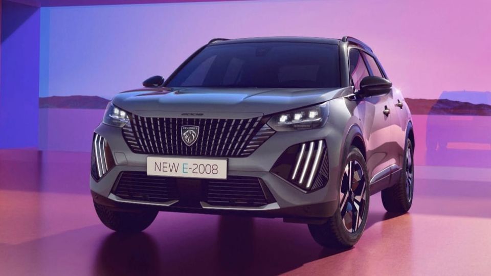 Peugeot e-2008: nuovo look per la leader indiscussa del mercato dei SUV del segmento B