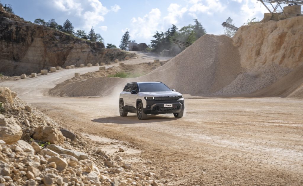 Jeep Compass elettrica 2026: arriva la 4xe da 375 CV | Elettronauti.it