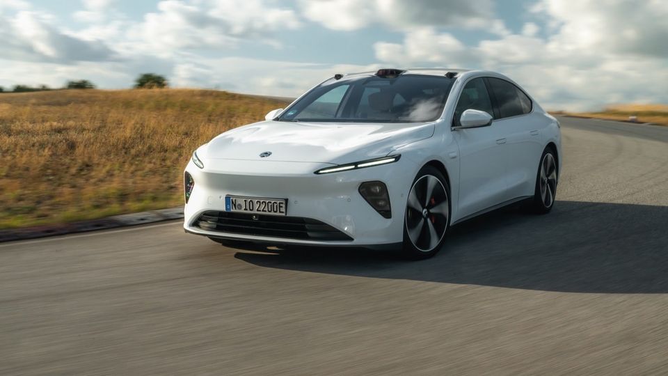 NIO ET7 Anteriore