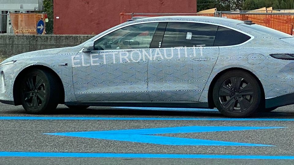 NIO ET7 a MONZA - foto spia ESCLUSIVA
