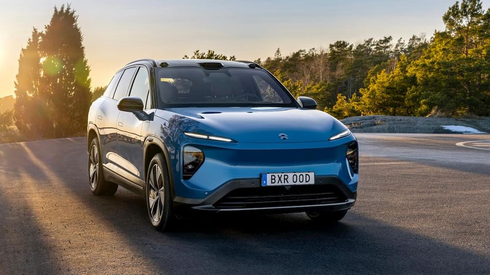 Il produttore cinese di veicoli elettrici Nio intende scorporare l'unità batterie