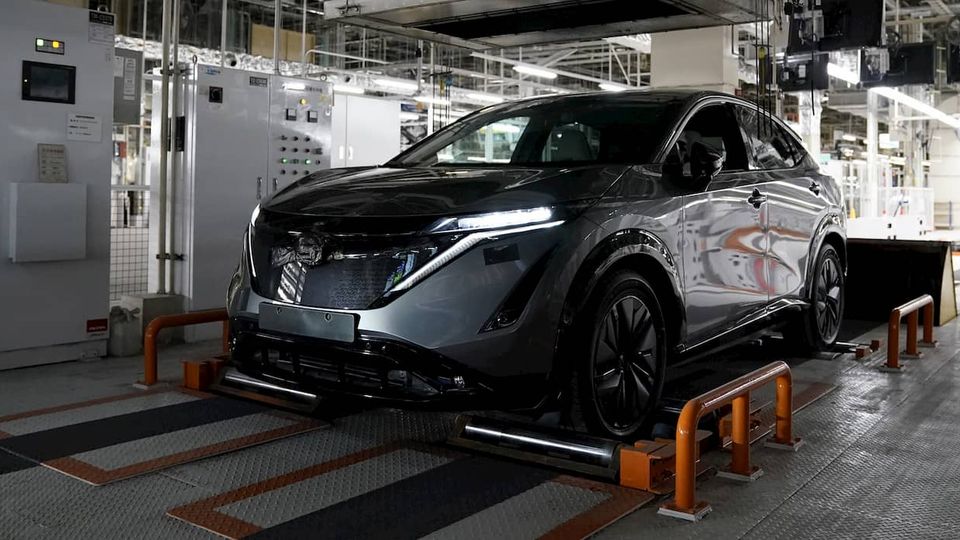 Nissan sta finalmente aumentando la produzione del SUV elettrico Ariya