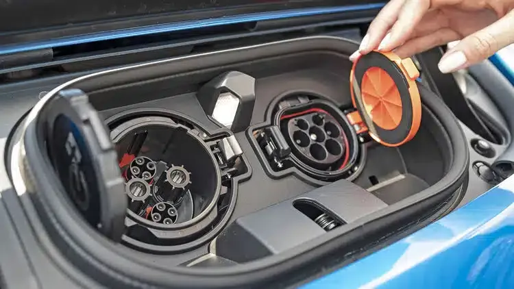 Nissan LEAF in qualche modo esiste ancora nel 2024 con CHAdeMO | Elettronauti.it