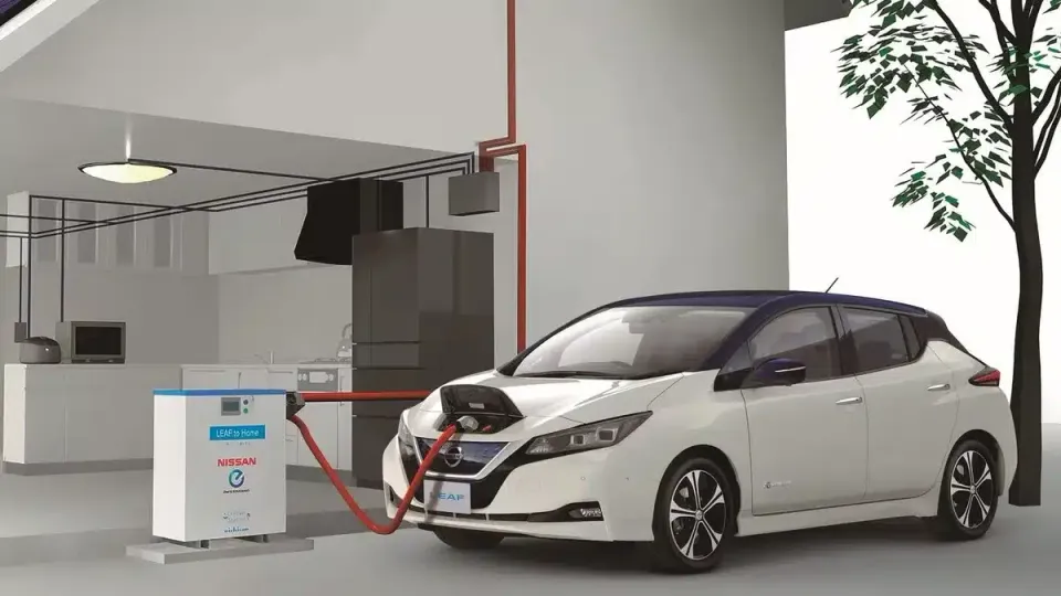 I veicoli elettrici Nissan Leaf forniranno energia di emergenza nei centri di evacuazione in Giappone in caso di calamità