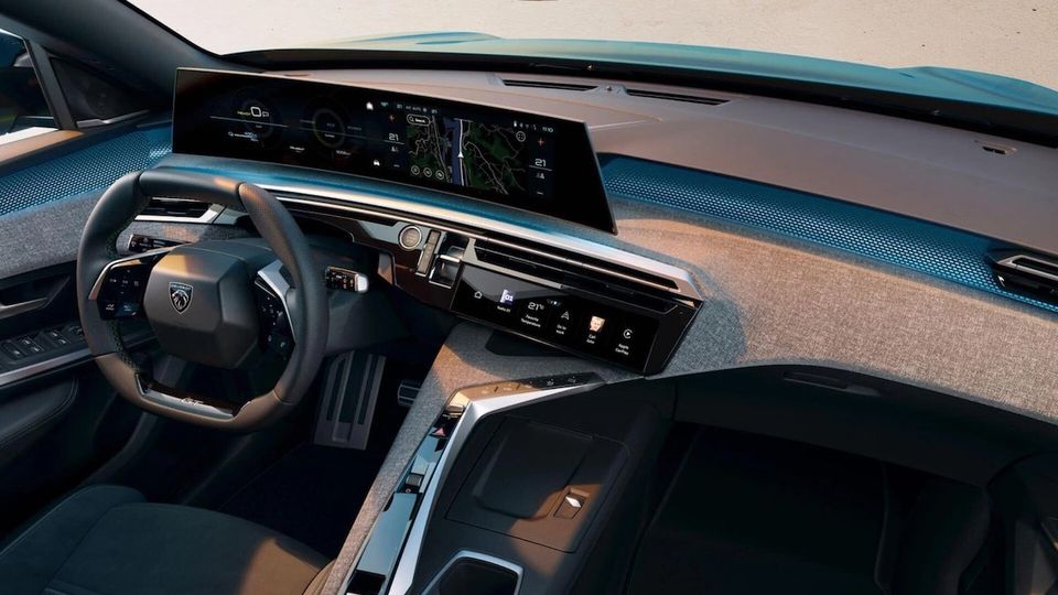 Peugeot rivela il cockpit della nuova e-3008 - 2024