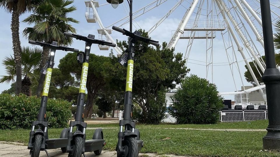 Obbligo del casco in monopattino è sbagliato, secondo Elerent