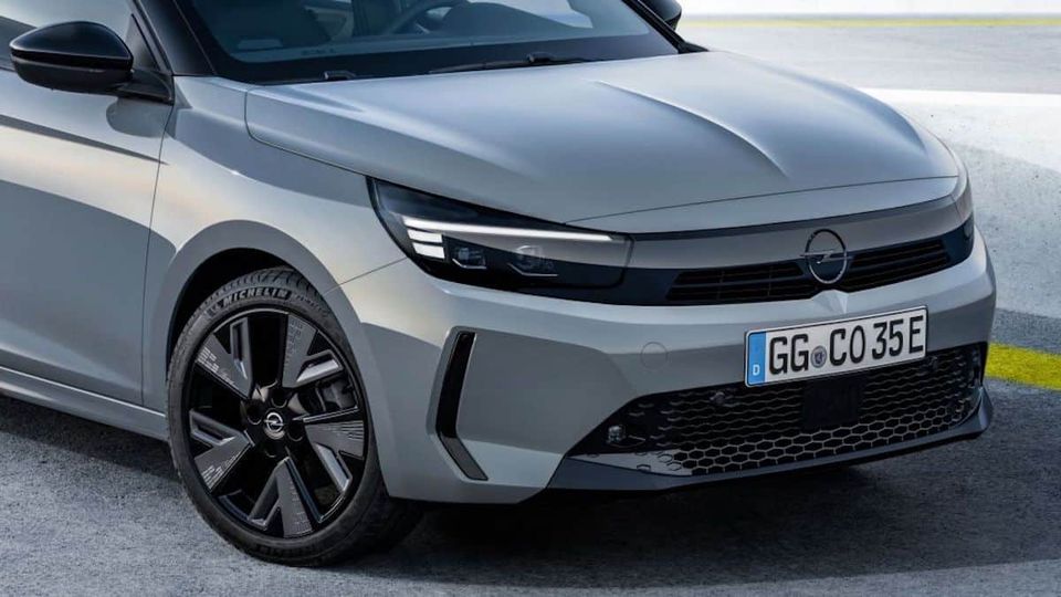 Corsa Electric 2023 - Cambio nome, restyling e prestazioni