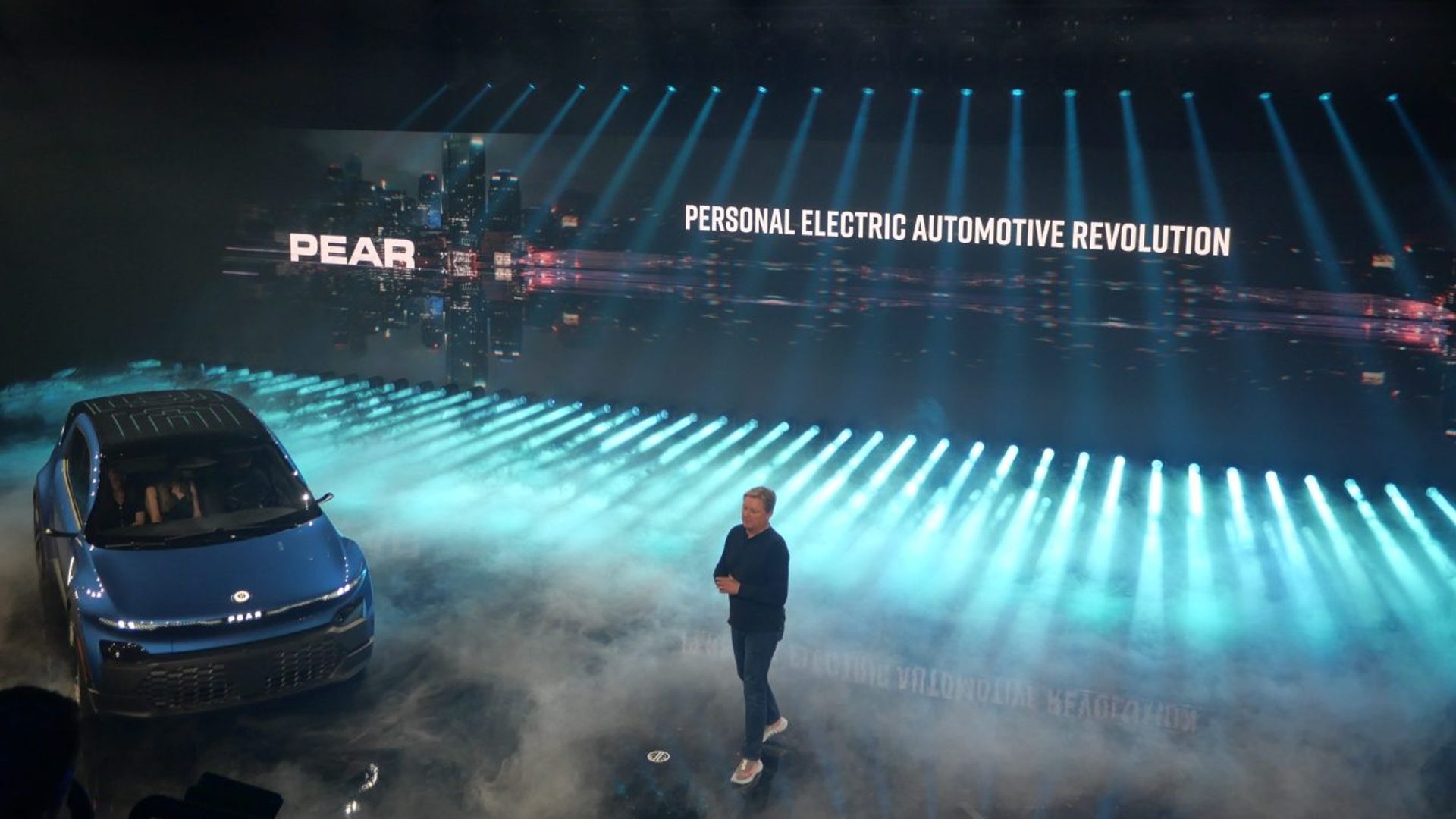 Fisker mostra il suo prossimo piccolo SUV PEAR, con un ottimistico prezzo base di 30.000 dollari