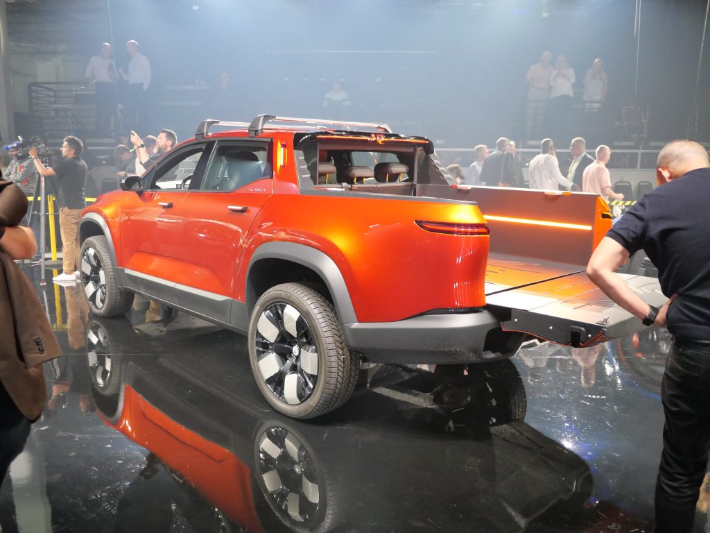 Fisker presenta Alaska, un piccolo furgone elettrico da 45.000 dollari: aperte le prenotazioni | Elettronauti.it