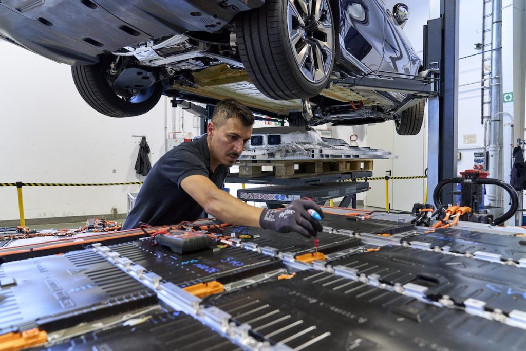 BMW - 30 anni di economia circolare - Batterie comprese | Elettronauti.it
